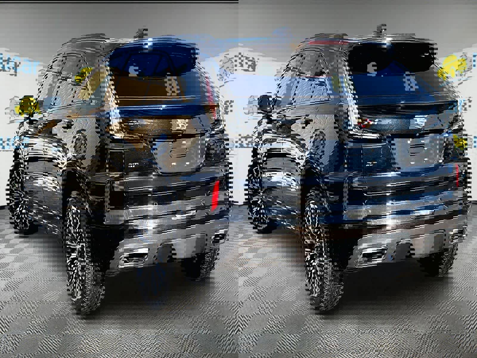 Used 2025 Cadillac XT4 Sport image 4