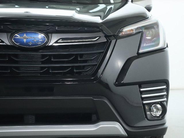 Used 2023 Subaru Forester Touring image 7