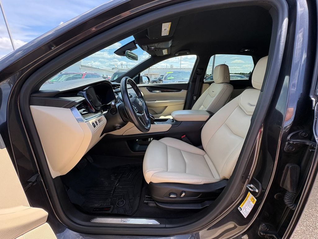 Used 2018 Cadillac XT5 FWD image 10