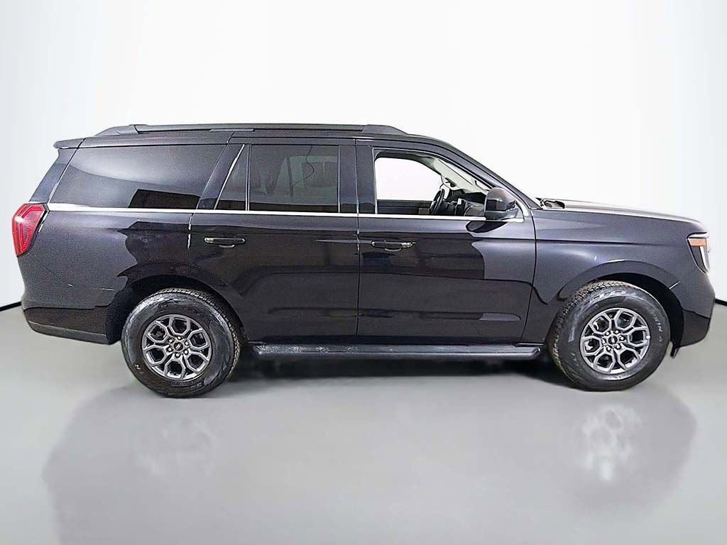 Used 2025 Ford Expedition Active AWD/4WD image 14