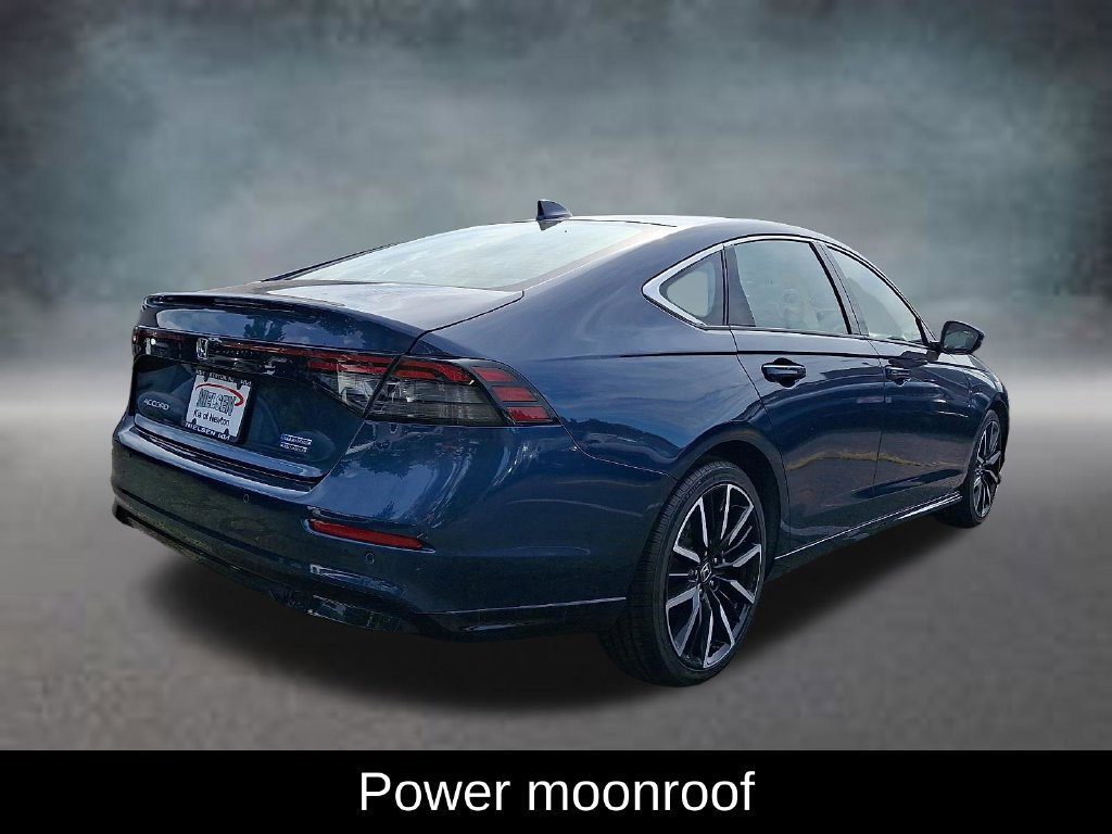 Used 2023 Honda Accord Touring image 5