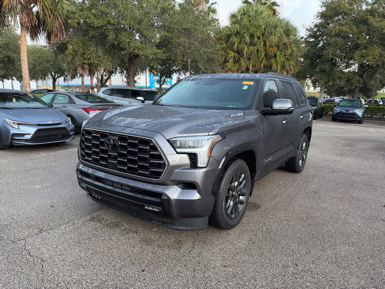 Used 2025 Toyota Sequoia Platinum AWD/4WD image 1