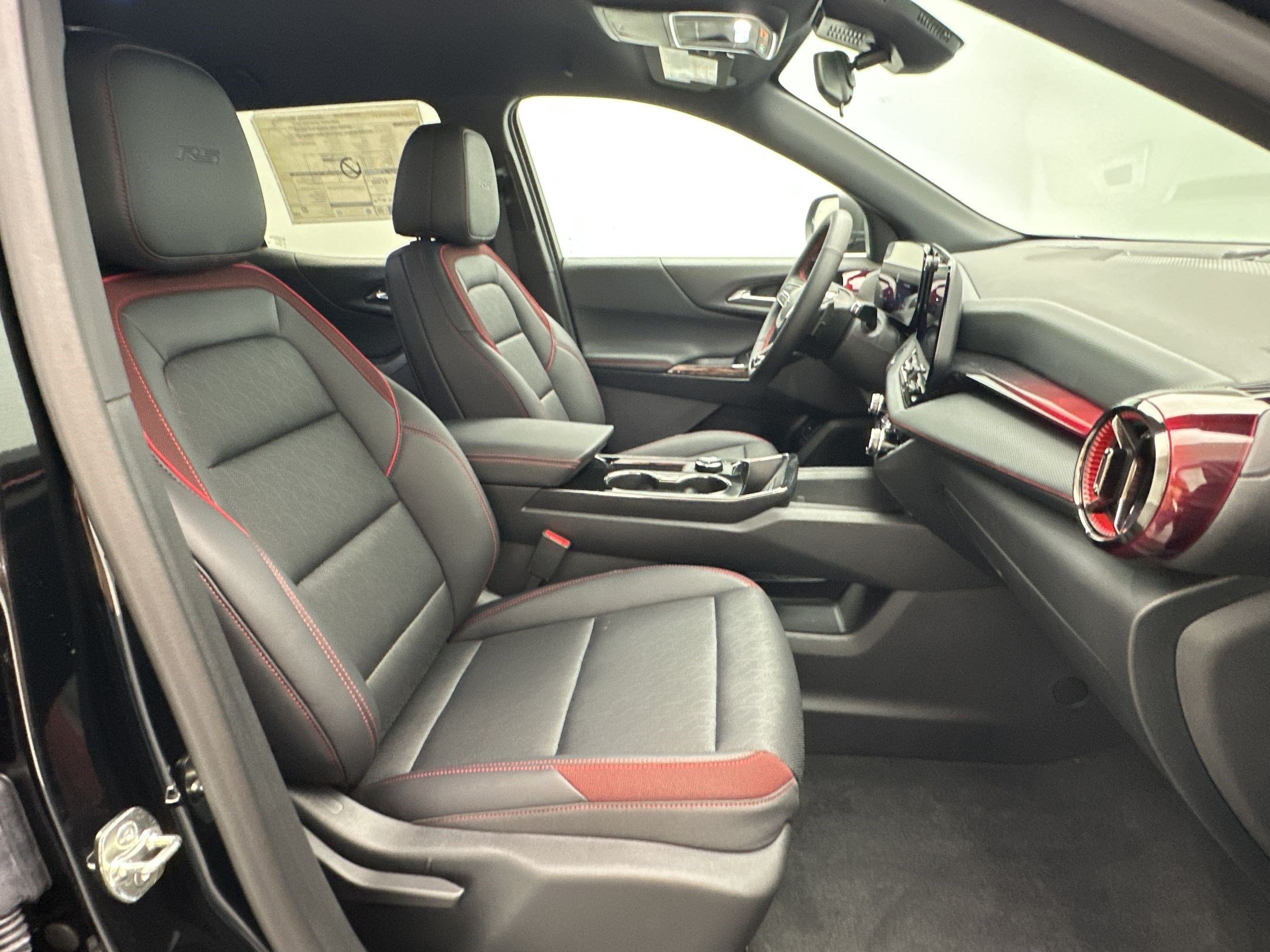 New 2027 Chevrolet Equinox RS w/ LPO, Floor Liner Package AWD/4WD image 25