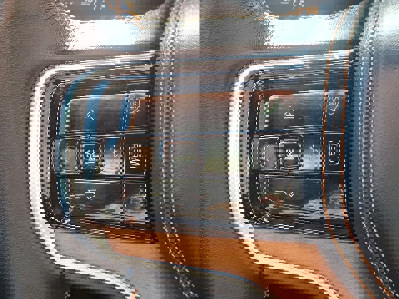 Used 2024 Jeep Grand Wagoneer L Series III image 22