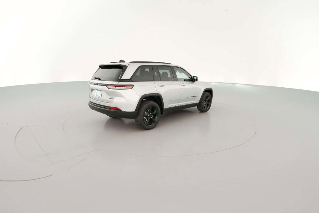 New 2025 Jeep Grand Cherokee Limited w/ Black Appearance Package image 12