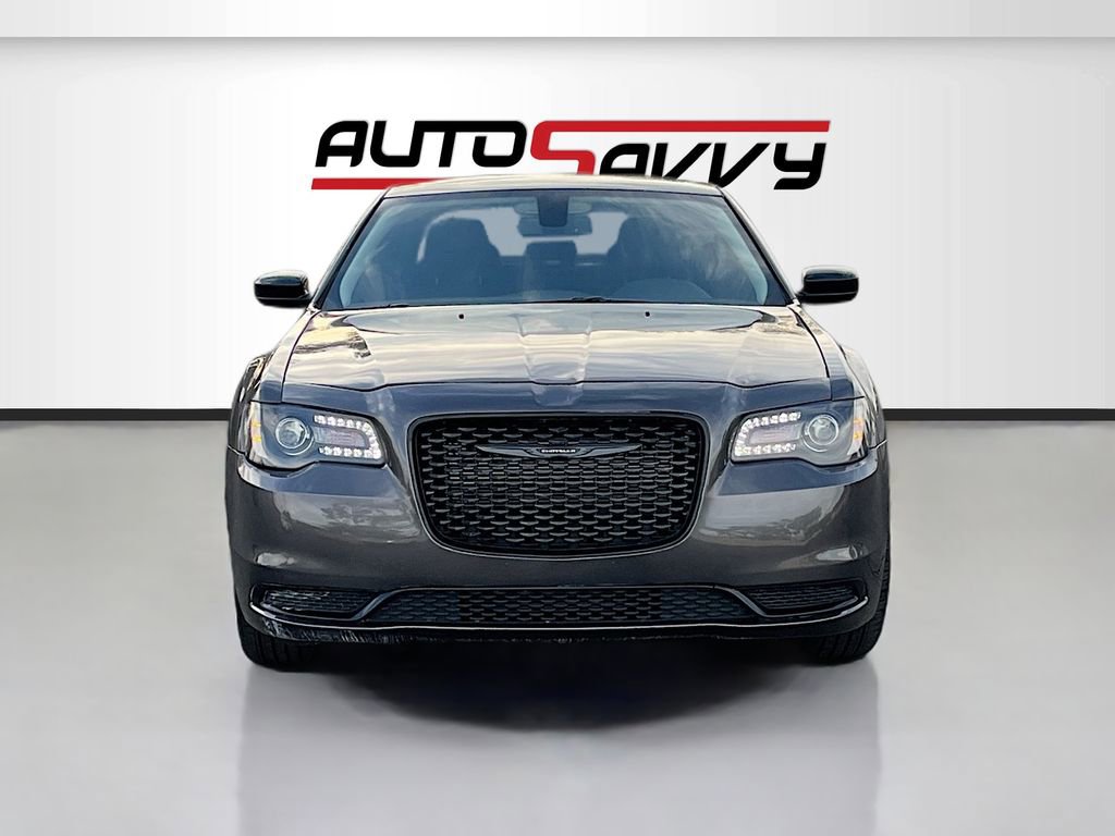 Used 2022 Chrysler 300 Touring w/ Sport Appearance Package RWD image 2