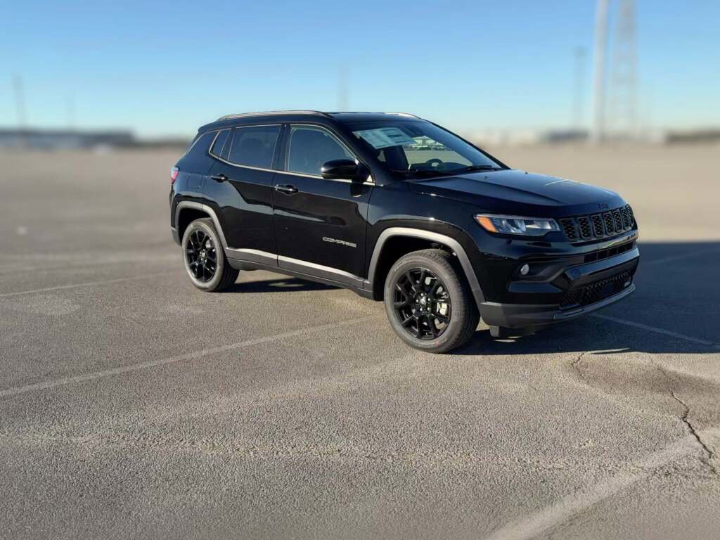 New 2026 Jeep Compass Latitude image 16