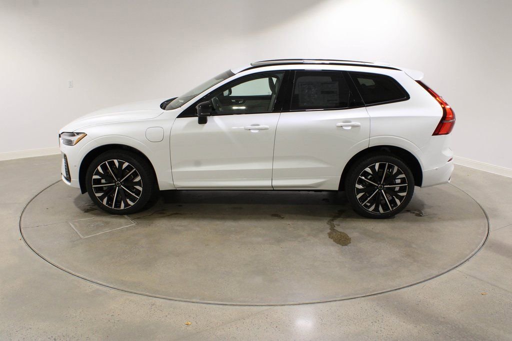 New 2026 Volvo XC60 T8 Ultra w/ Protection Package Premier AWD/4WD image 2