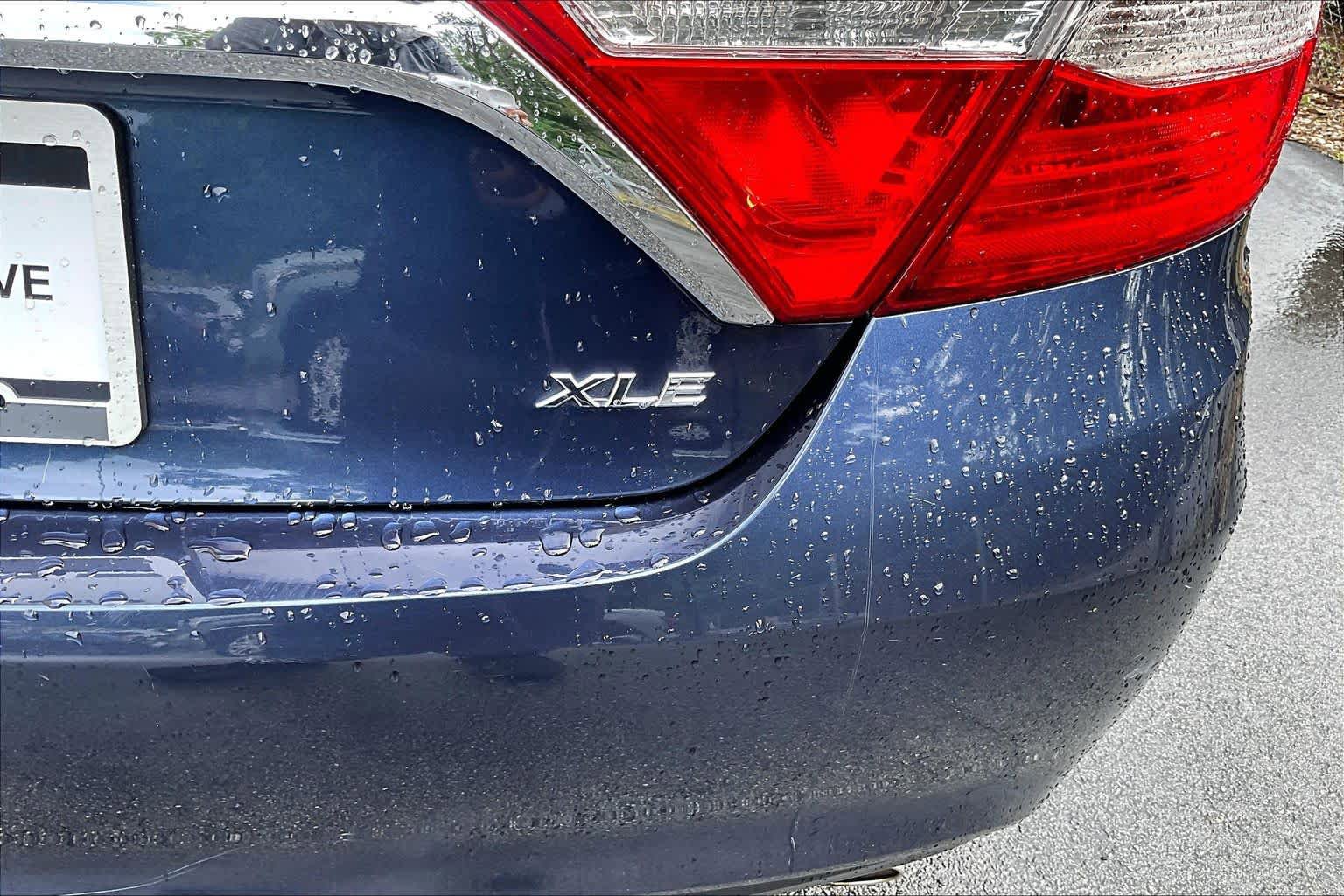 Used 2017 Toyota Camry XLE FWD image 10
