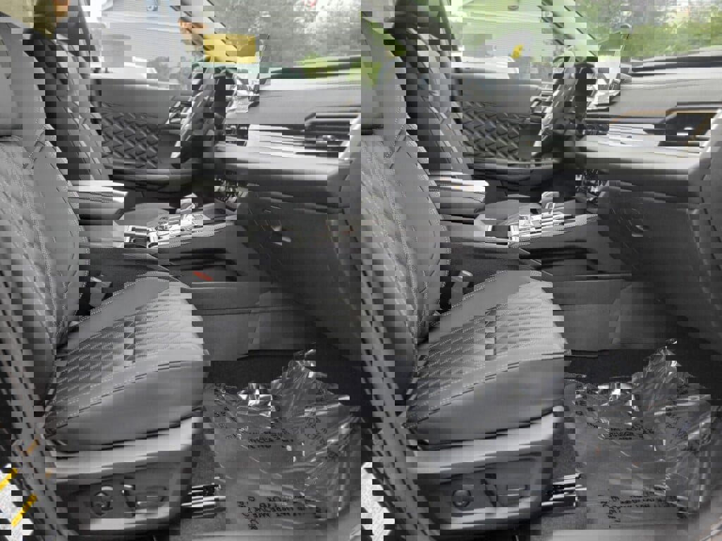 New 2025 Mitsubishi Outlander SEL image 11