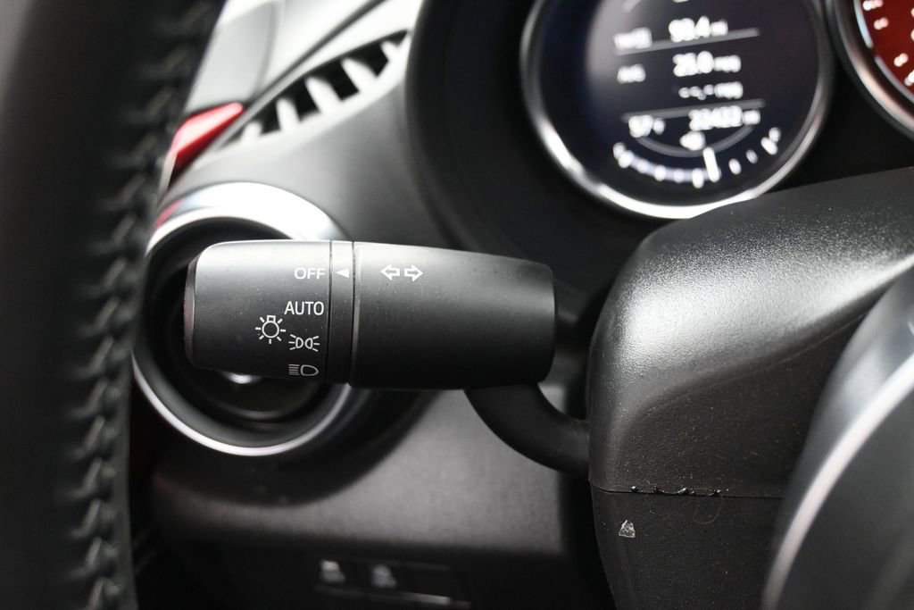 Used 2021 MAZDA MX-5 Miata Grand Touring RWD image 16