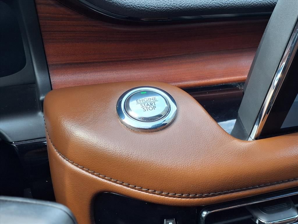 Certified 2021 Lincoln Aviator Reserve w/ Equipment Group 201A RWD image 12