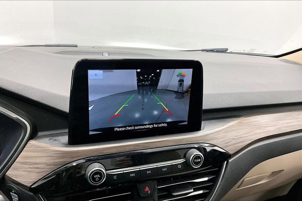 Used 2020 Ford Escape Titanium image 30