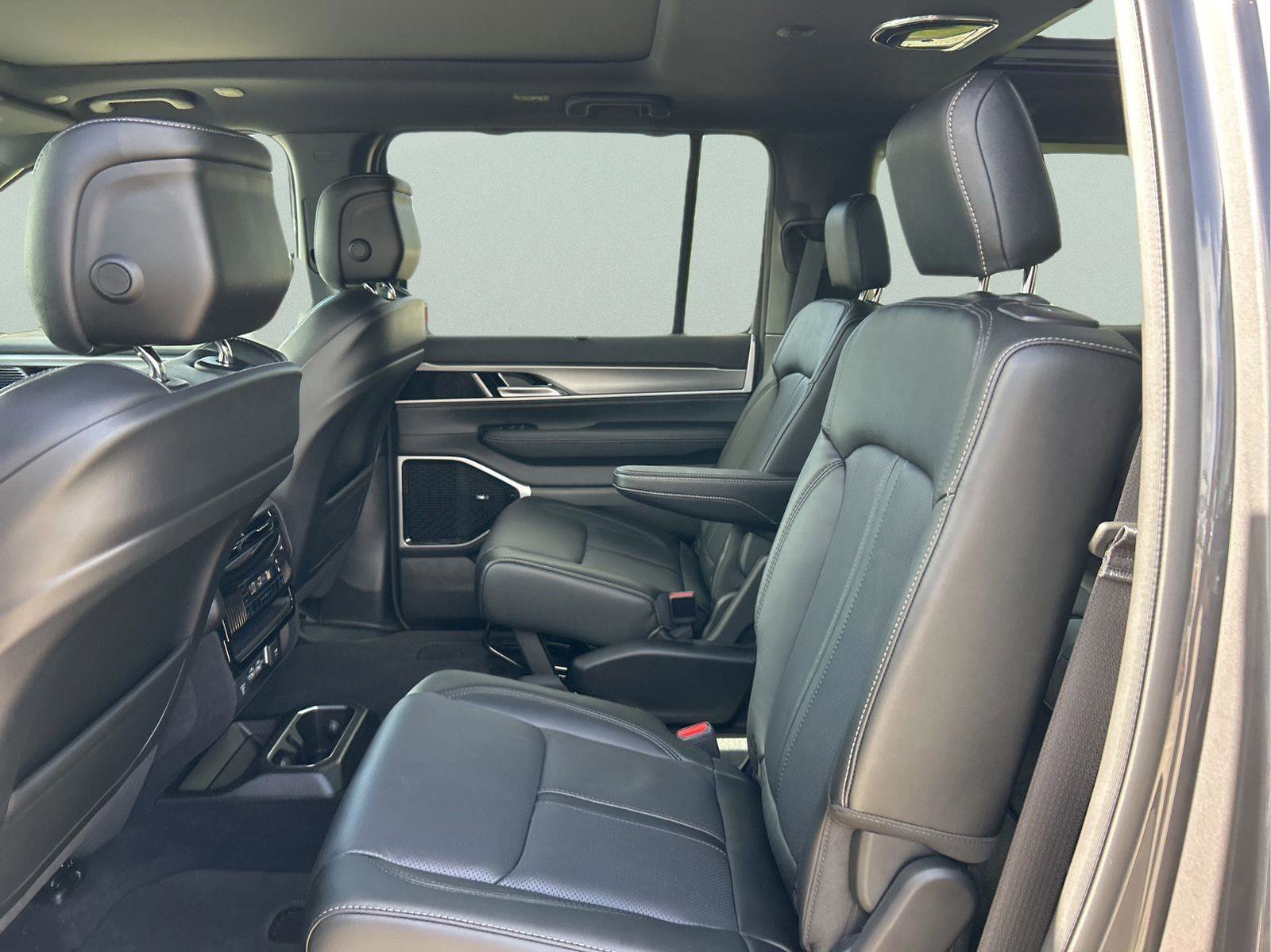 New 2026 Jeep Grand Wagoneer L Limited AWD/4WD image 10
