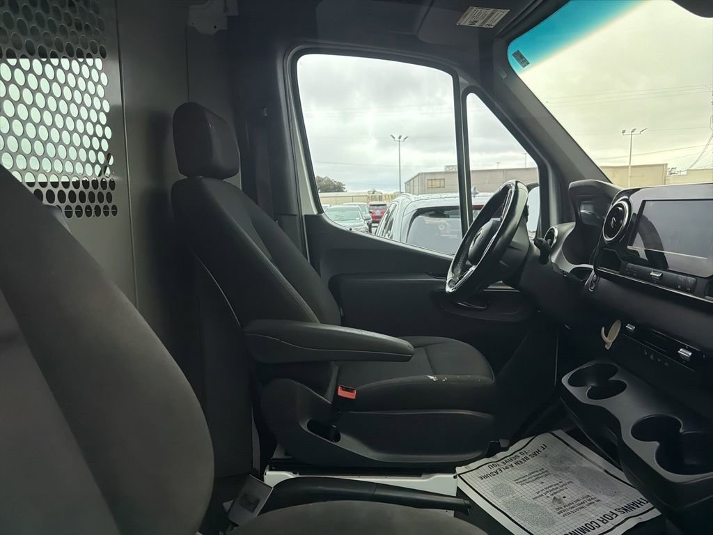 Used 2019 Mercedes-Benz Sprinter 144 Cargo image 15