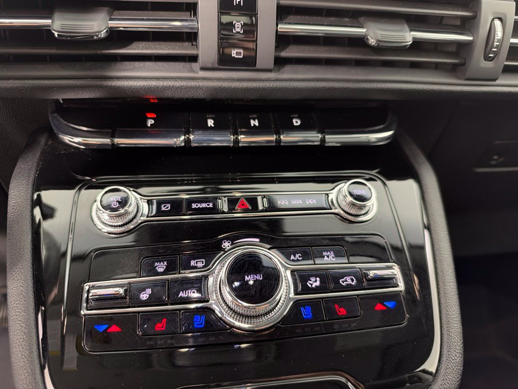 Used 2022 Lincoln Corsair AWD w/ Premium Package image 18