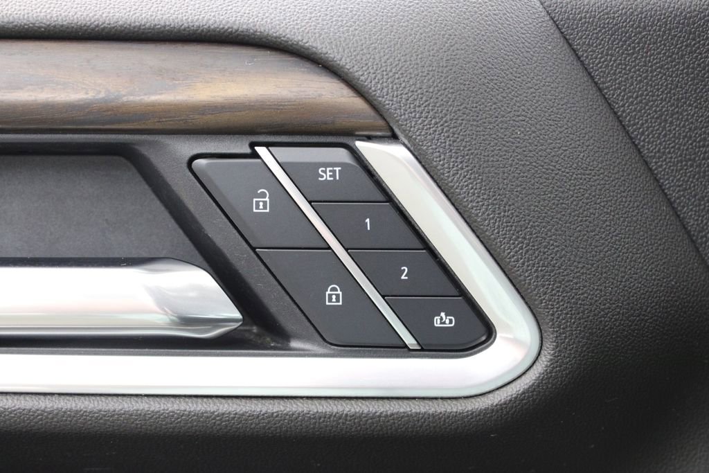 Used 2025 GMC Sierra 1500 SLT AWD/4WD image 19