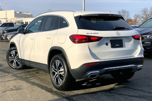 Used 2025 Mercedes-Benz GLA 250 4MATIC image 10