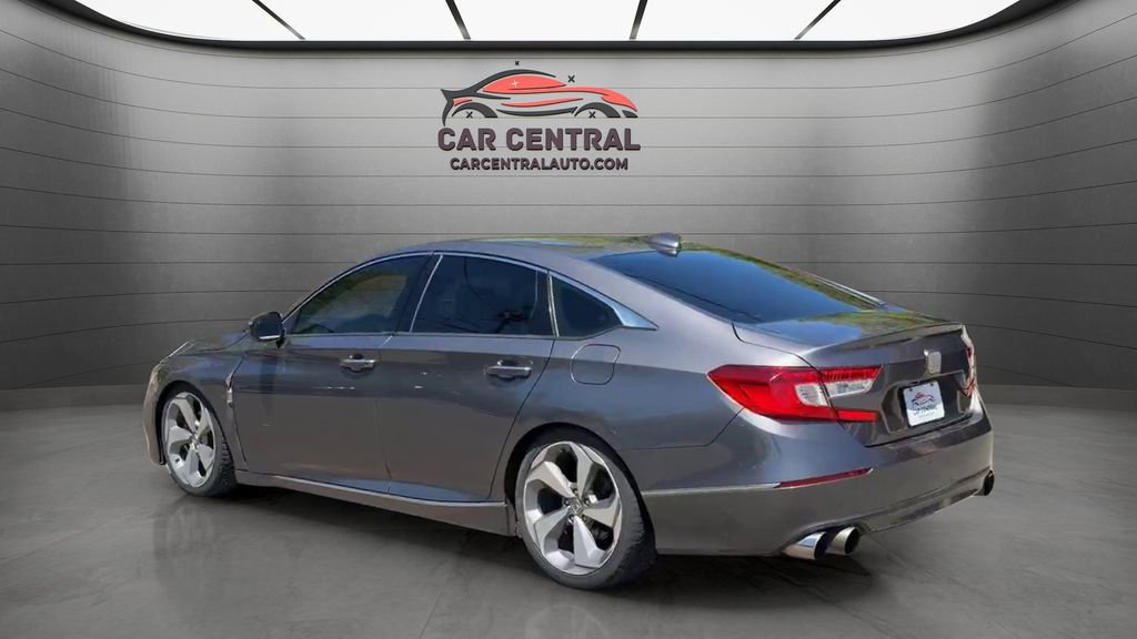 Used 2018 Honda Accord Touring image 3