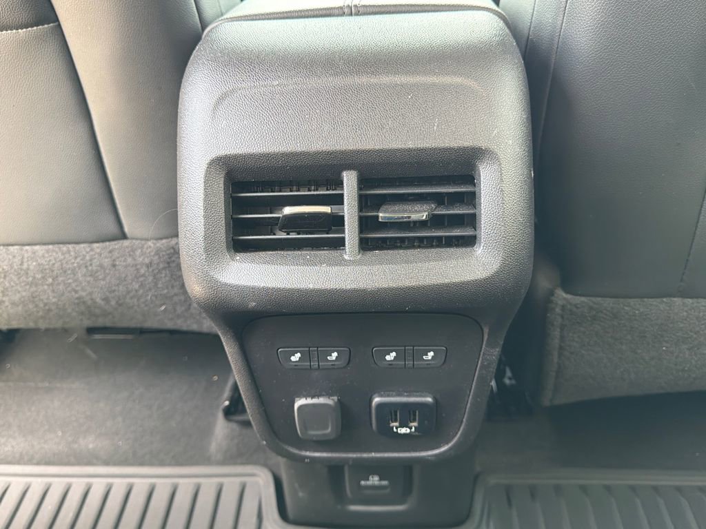 Used 2018 Chevrolet Equinox Premier image 23