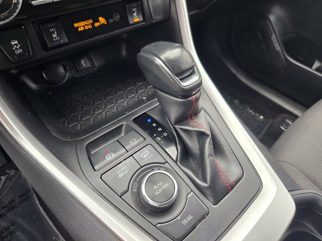 Used 2021 Toyota RAV4 SE w/ Weather & Moonroof Package AWD/4WD image 14