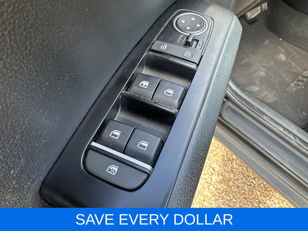 Used 2023 Kia Soul LX w/ Option Group 015 FWD image 7