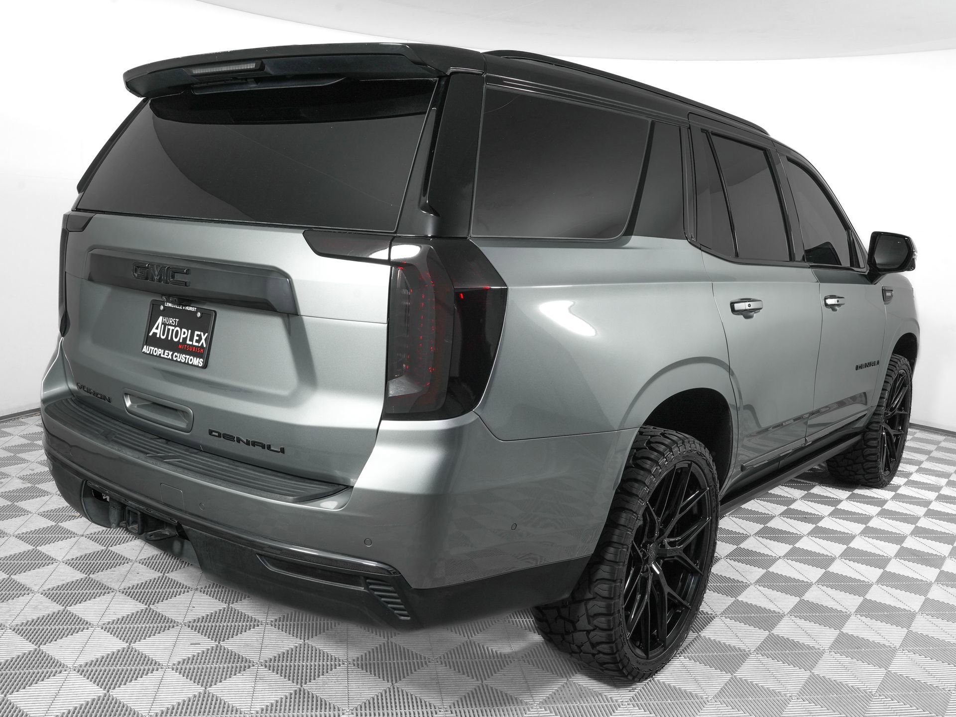 Used 2023 GMC Yukon Denali Ultimate AWD/4WD image 6