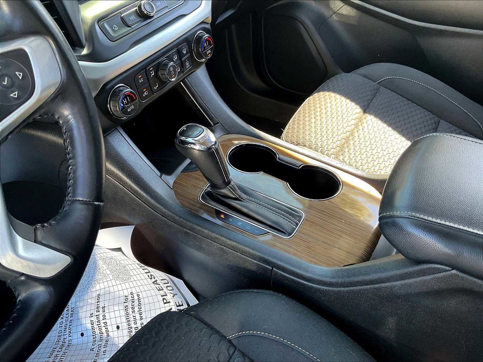 Used 2019 GMC Acadia SLE FWD image 19