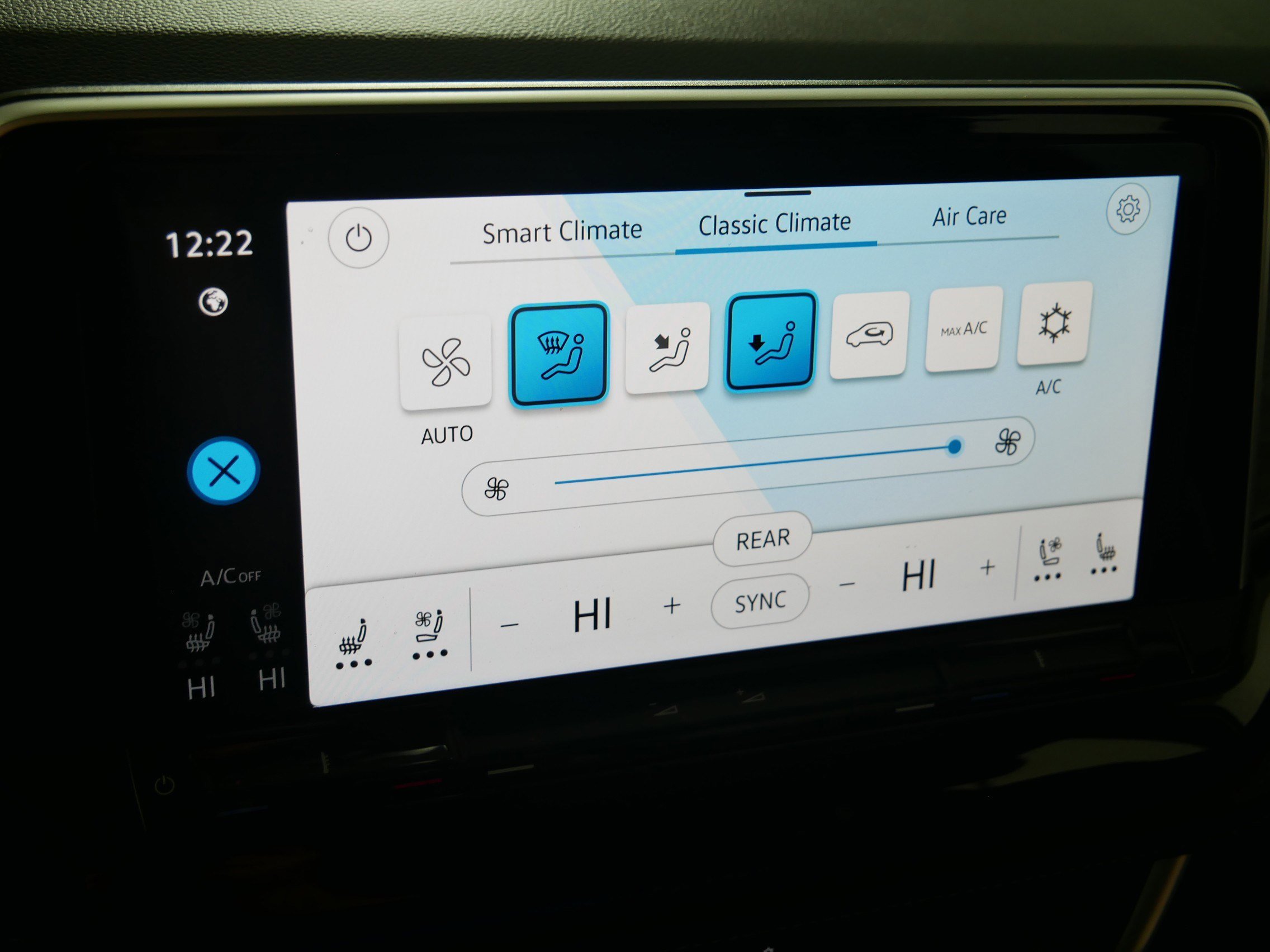 Certified 2024 Volkswagen Atlas SEL Premium R-Line image 23