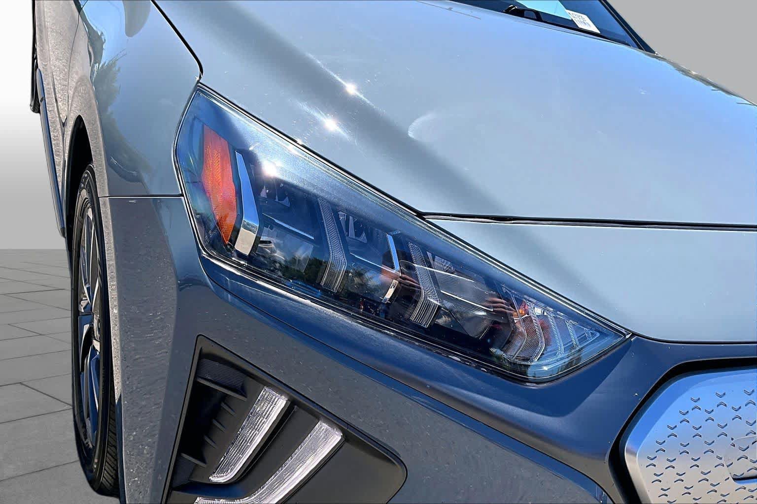 Used 2021 Hyundai Ioniq Limited FWD image 27