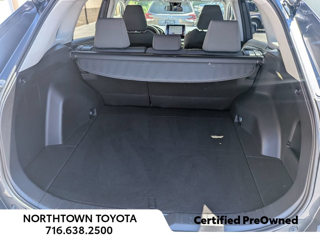 Used 2025 Toyota RAV4 XLE AWD/4WD image 32
