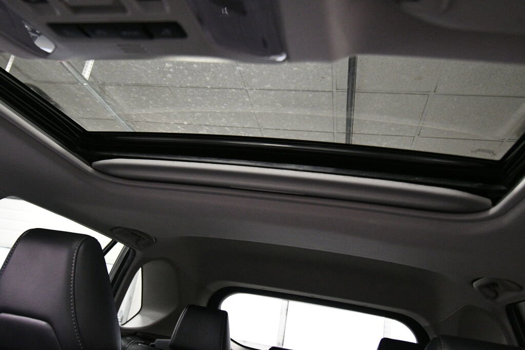 Used 2023 Toyota RAV4 XLE Premium AWD/4WD image 20