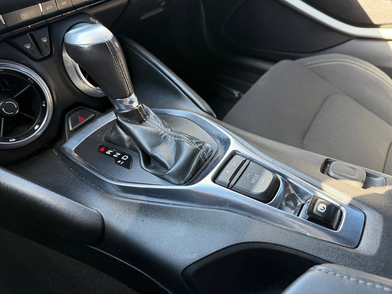 Used 2021 Chevrolet Camaro LT w/ RS Package image 15