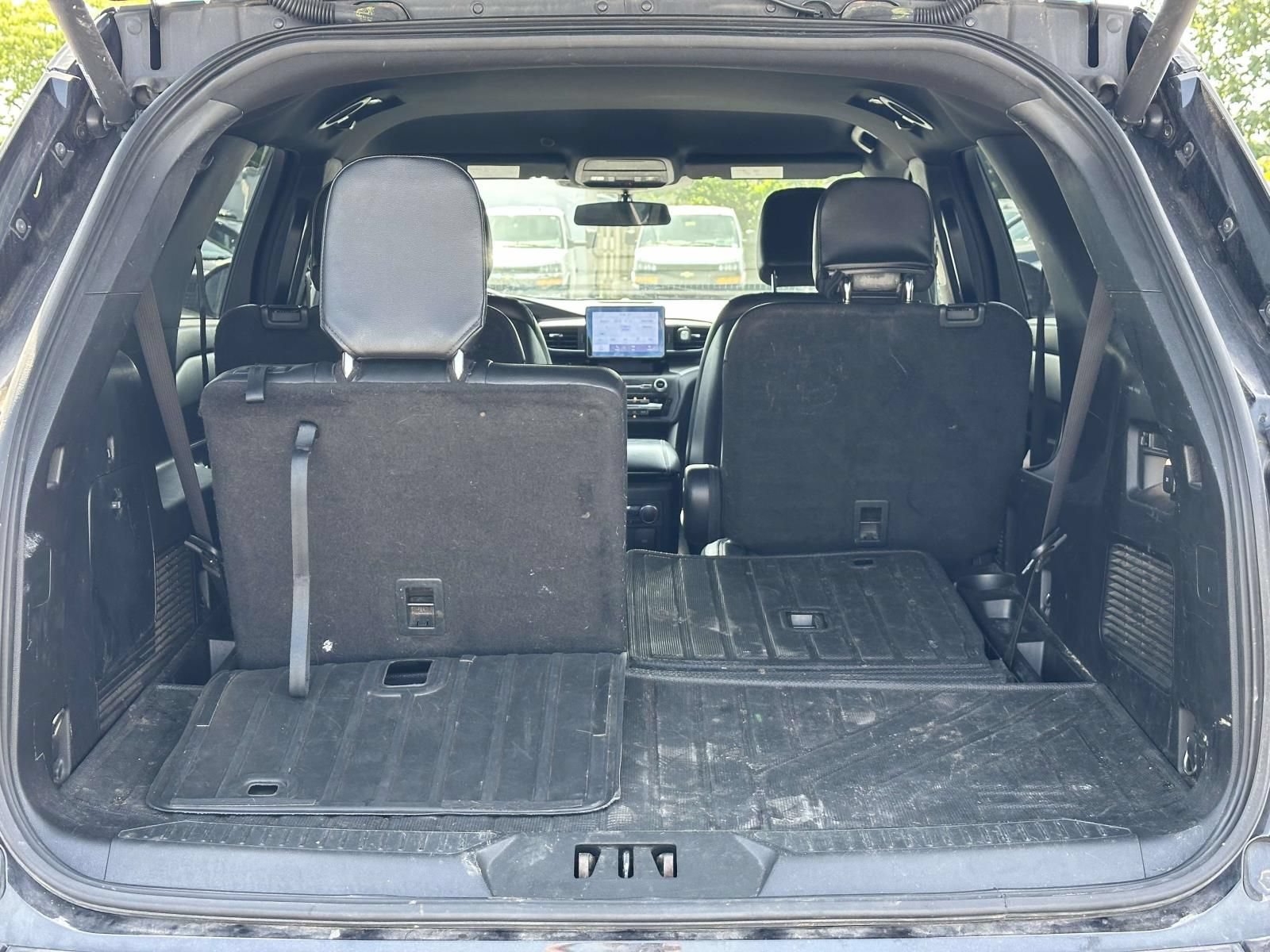 Used 2020 Ford Explorer XLT w/ Equipment Group 202A AWD/4WD image 24