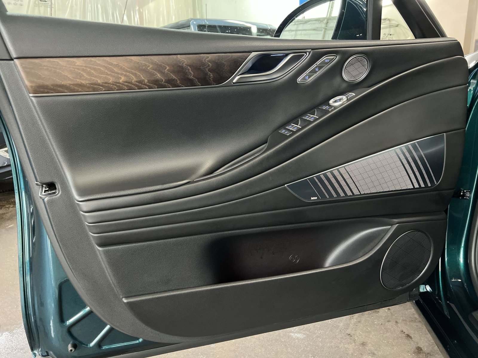 Used 2023 Genesis G80 image 14