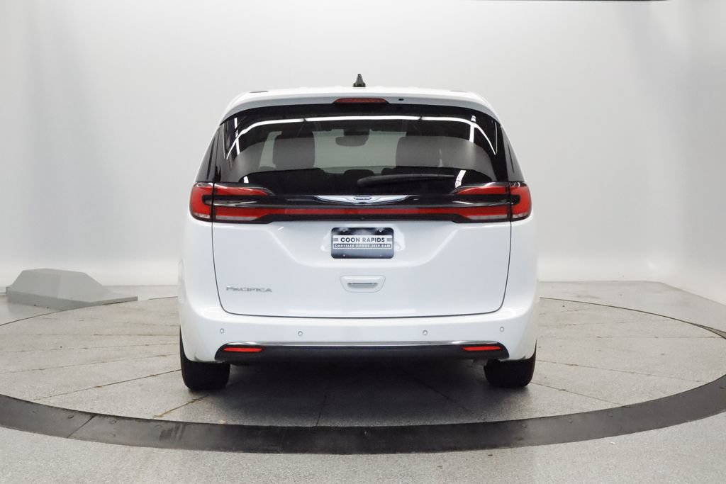 Certified 2023 Chrysler Pacifica Touring-L FWD image 4