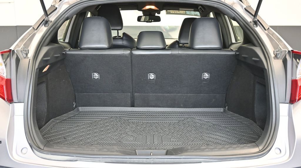Used 2019 Toyota C-HR Limited FWD image 17