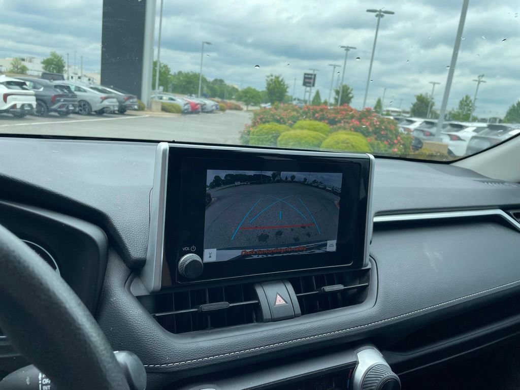 Used 2024 Toyota RAV4 LE FWD image 17