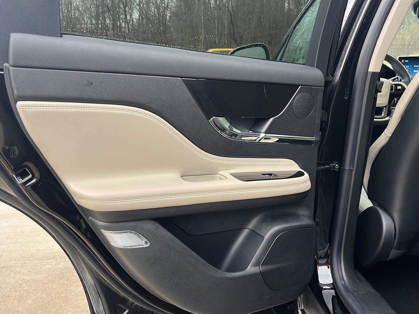 Used 2025 Lincoln Corsair Premiere w/ Equipment Group 101A image 16