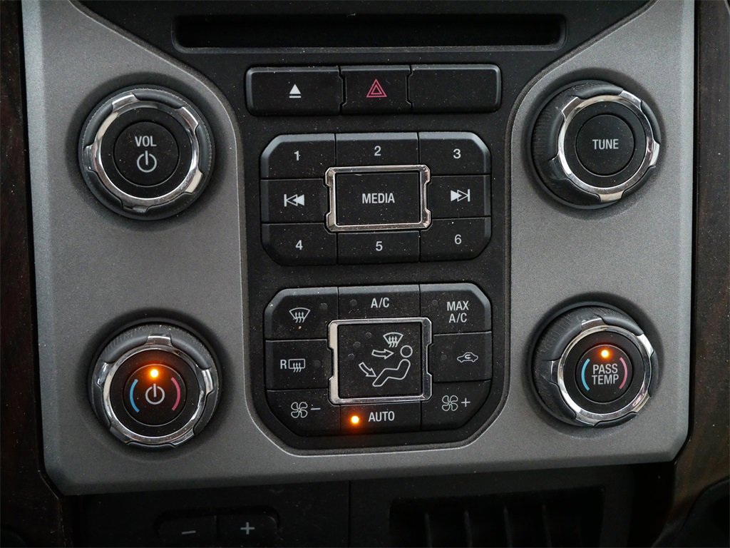 Used 2016 Ford F250 Lariat w/ Chrome Package image 23