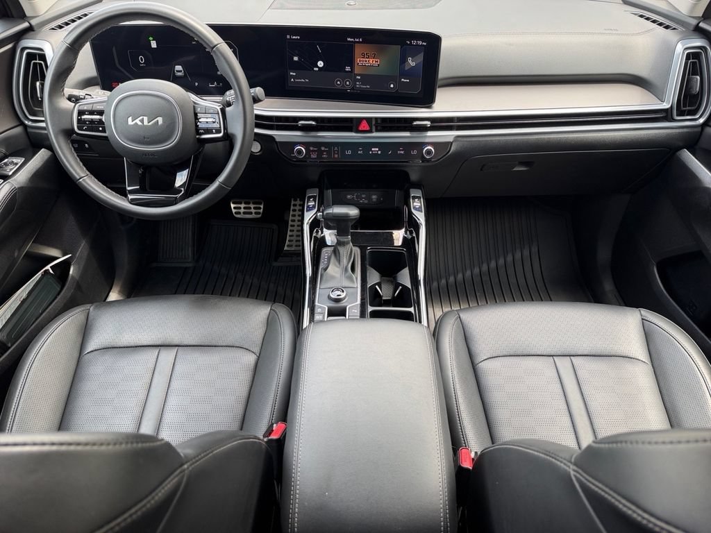Used 2025 Kia Sorento SX FWD image 19