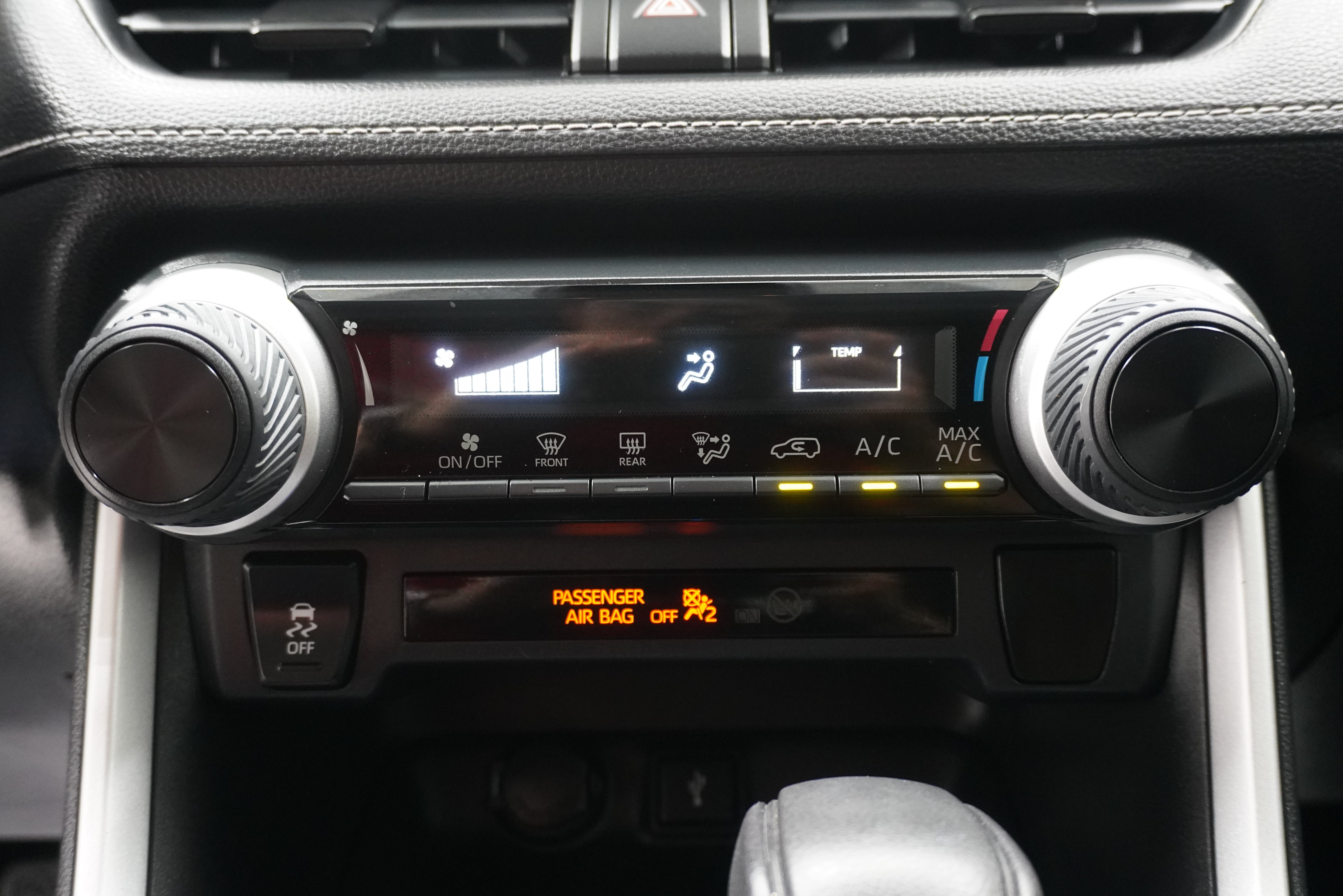 Used 2021 Toyota RAV4 LE FWD image 18