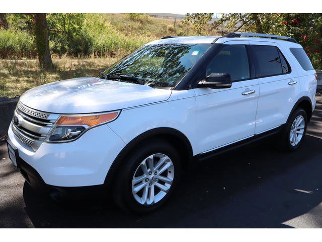 Used 2013 Ford Explorer XLT image 2