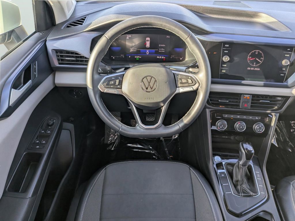 Certified 2023 Volkswagen Taos SE w/ Black Wheel Package FWD image 13