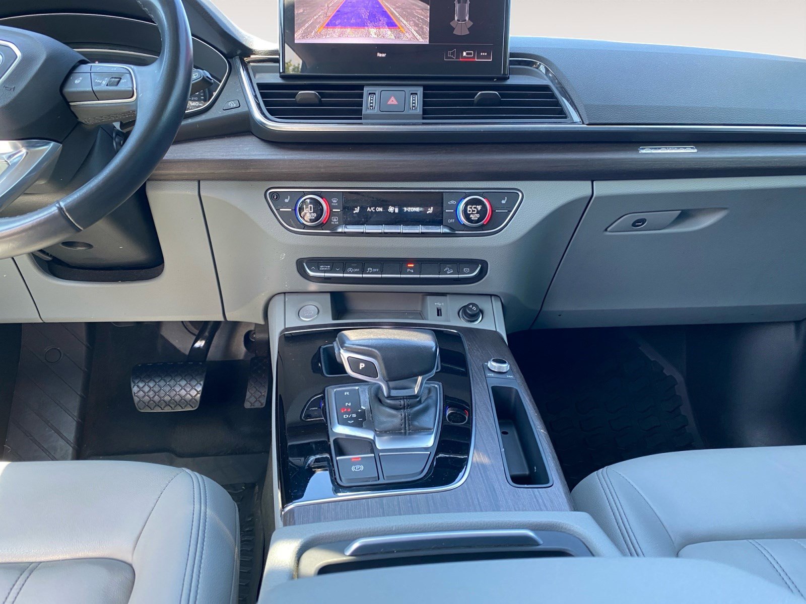 Used 2022 Audi Q5 2.0T Premium w/ Convenience Package AWD/4WD image 14