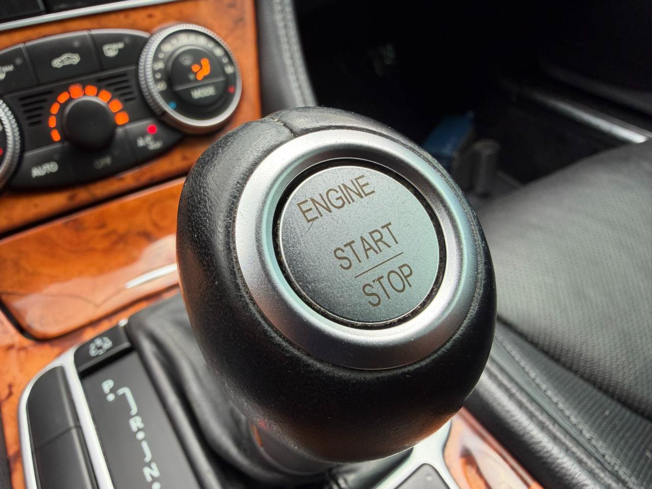Used 2011 Mercedes-Benz SL 550 image 40