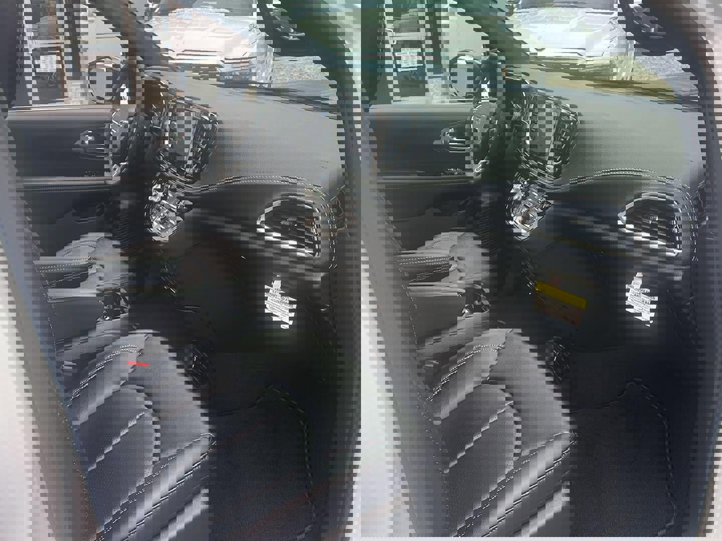 New 2026 Chrysler Pacifica Select image 5