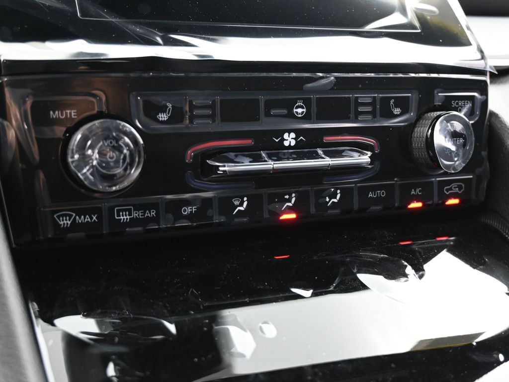 New 2025 Jeep Grand Cherokee Altitude AWD/4WD image 22