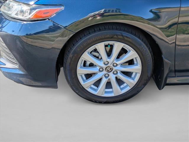 Used 2020 Toyota Camry LE image 23