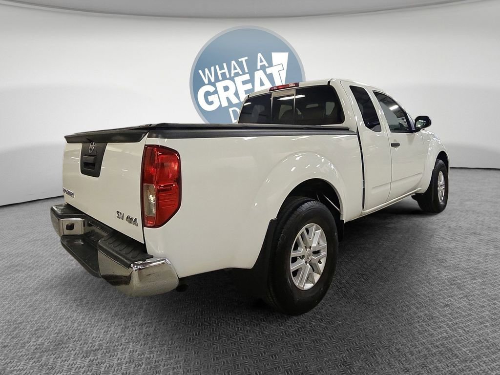 Used 2019 Nissan Frontier SV image 3